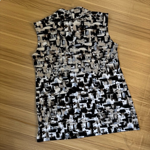 Dana Buchman Black and White Abstract Blouse - Picture 2 of 4